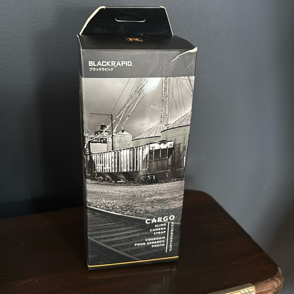 BlackRapid Cargo Sling Camera Strap RS5-2BB Black Extra Storage Lock Hardware